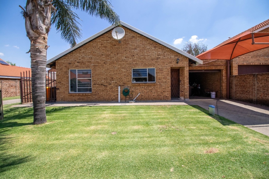 3 Bedroom Property for Sale in Bonaero Park Gauteng