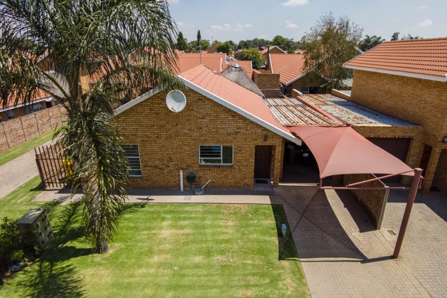 3 Bedroom Property for Sale in Bonaero Park Gauteng