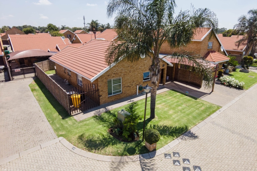 3 Bedroom Property for Sale in Bonaero Park Gauteng