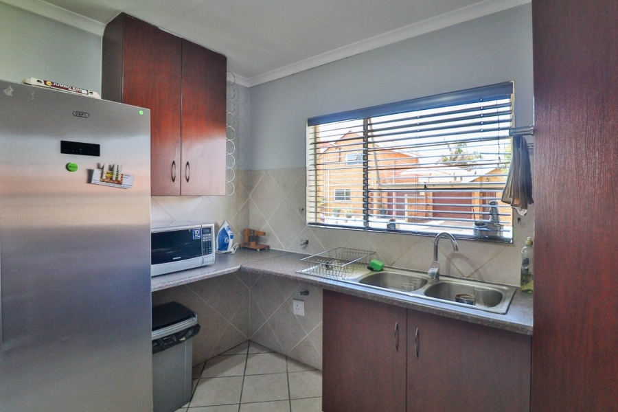 3 Bedroom Property for Sale in Bonaero Park Gauteng