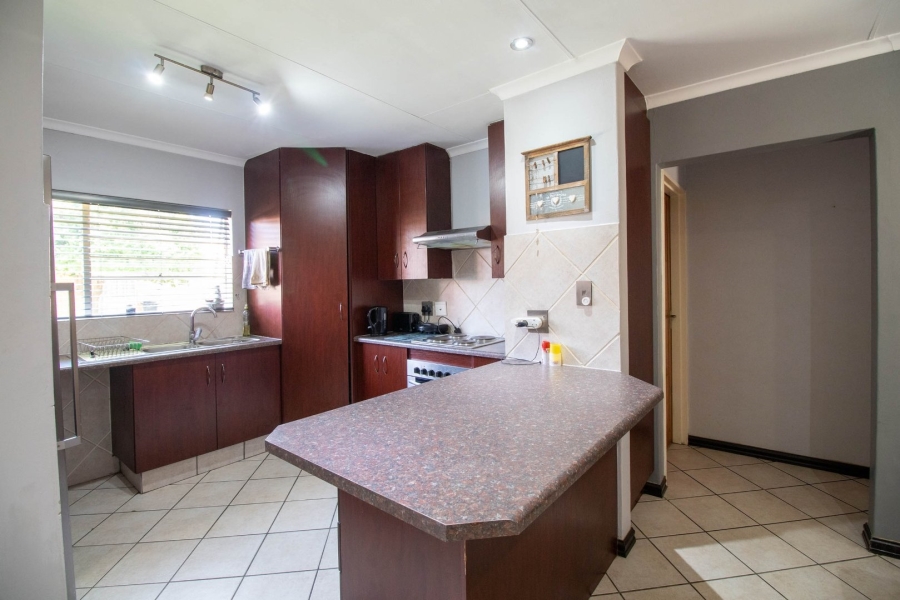 3 Bedroom Property for Sale in Bonaero Park Gauteng