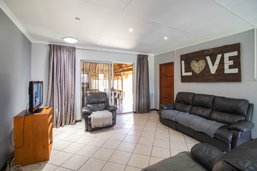 3 Bedroom Property for Sale in Bonaero Park Gauteng