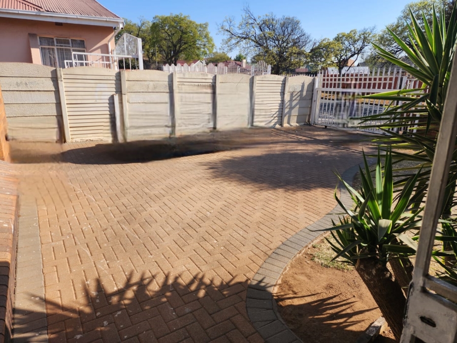 To Let 3 Bedroom Property for Rent in Ravensklip Gauteng