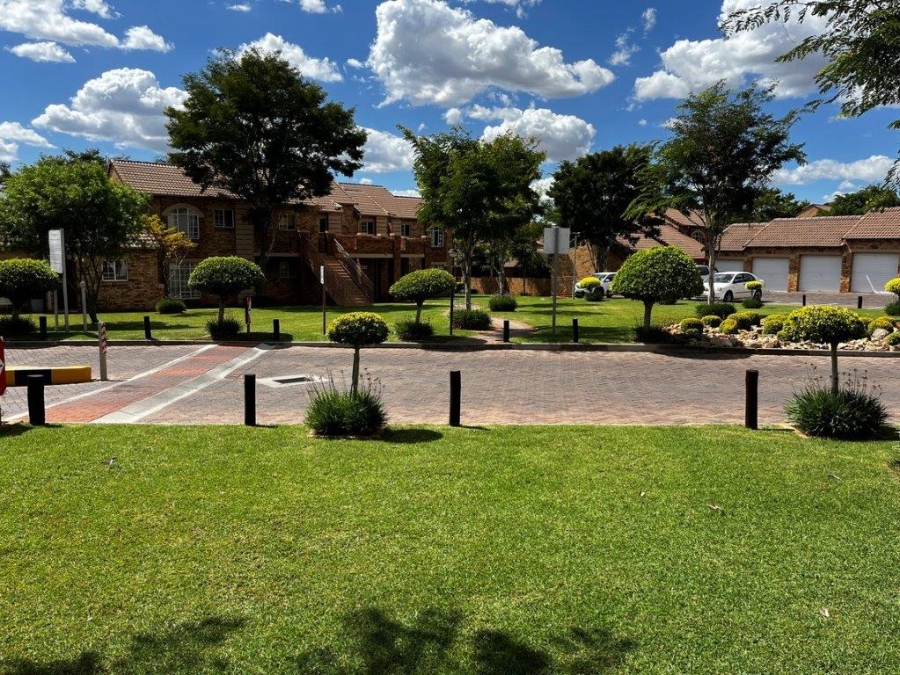 To Let 2 Bedroom Property for Rent in Mooikloof Ridge Gauteng