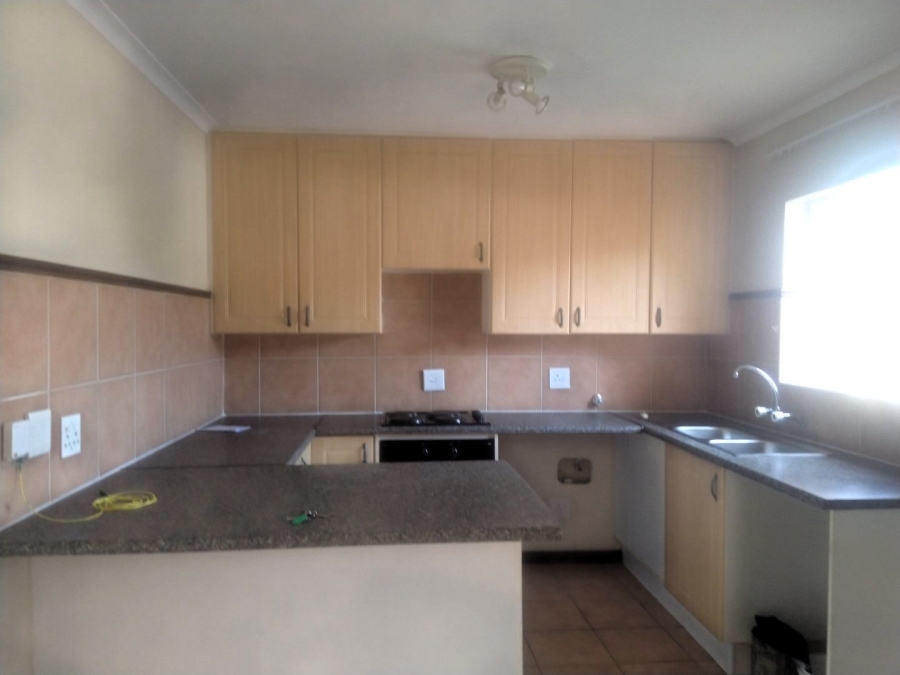 To Let 2 Bedroom Property for Rent in Mooikloof Ridge Gauteng