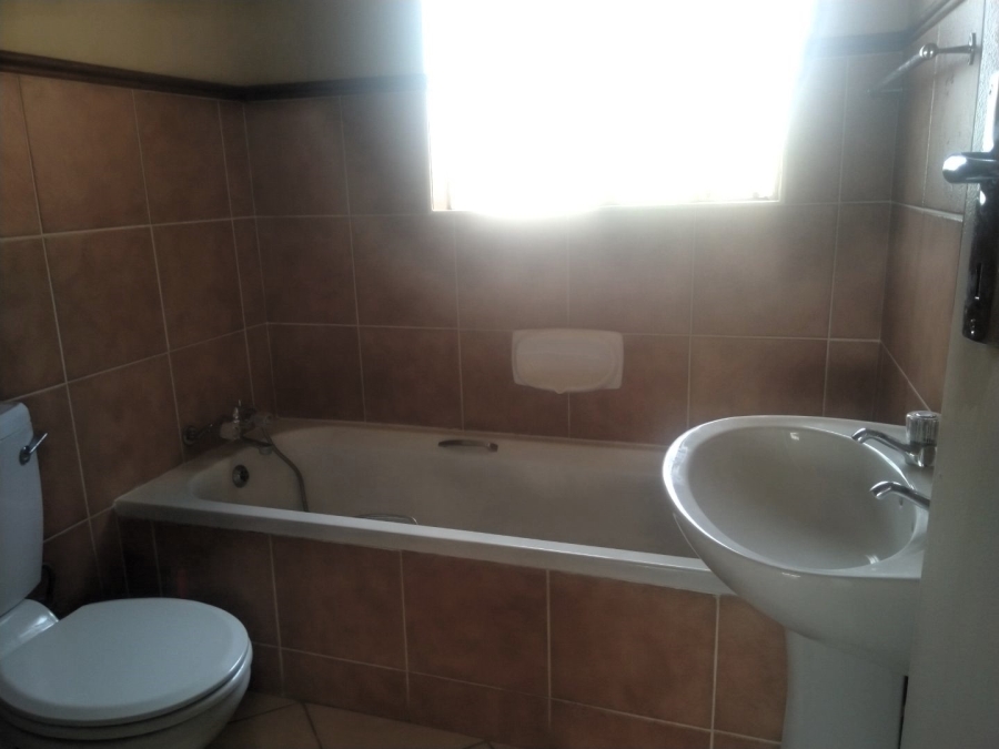 To Let 2 Bedroom Property for Rent in Mooikloof Ridge Gauteng