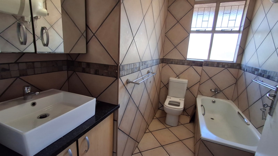 3 Bedroom Property for Sale in Pretoria Gardens Gauteng