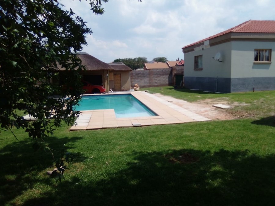  Bedroom Property for Sale in Elandspark Gauteng