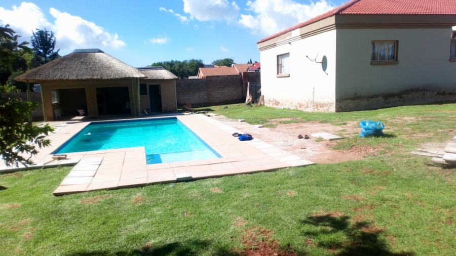  Bedroom Property for Sale in Elandspark Gauteng