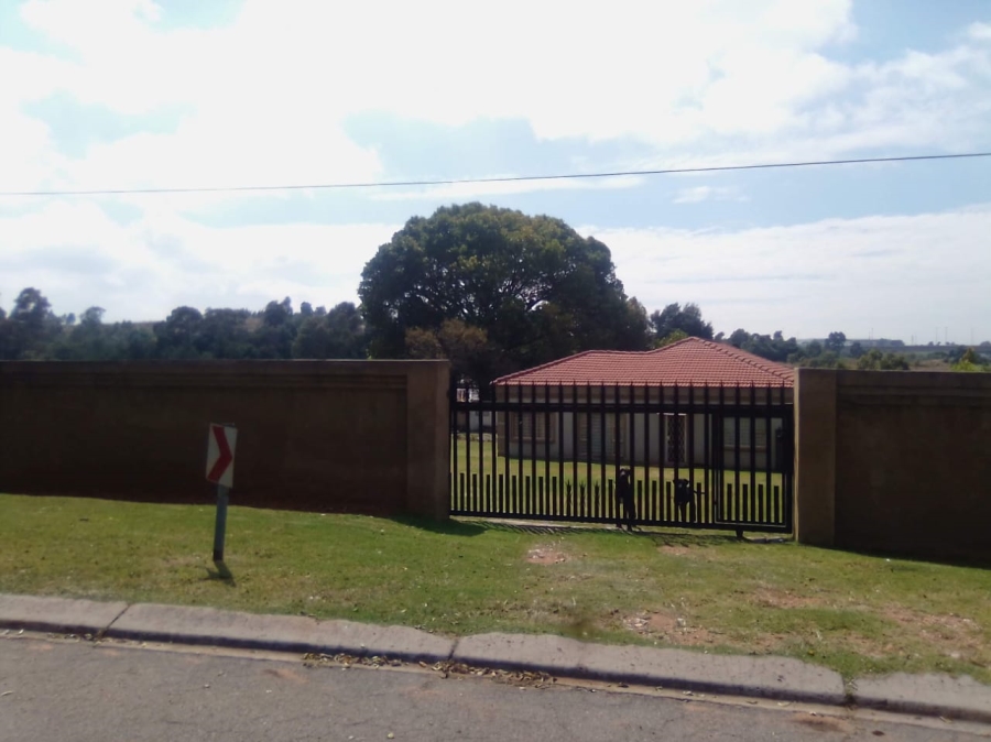  Bedroom Property for Sale in Elandspark Gauteng