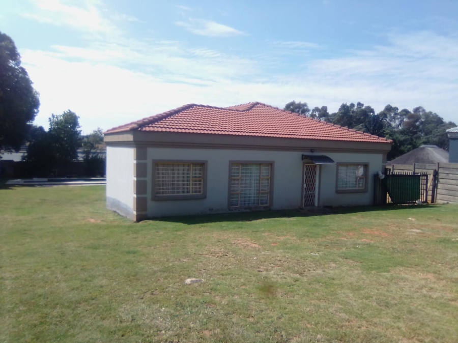  Bedroom Property for Sale in Elandspark Gauteng