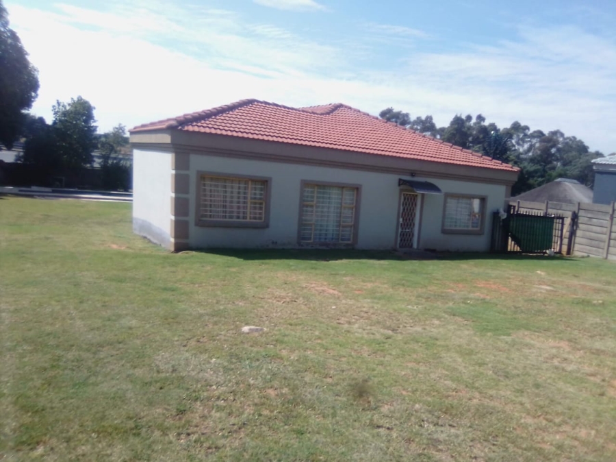  Bedroom Property for Sale in Elandspark Gauteng