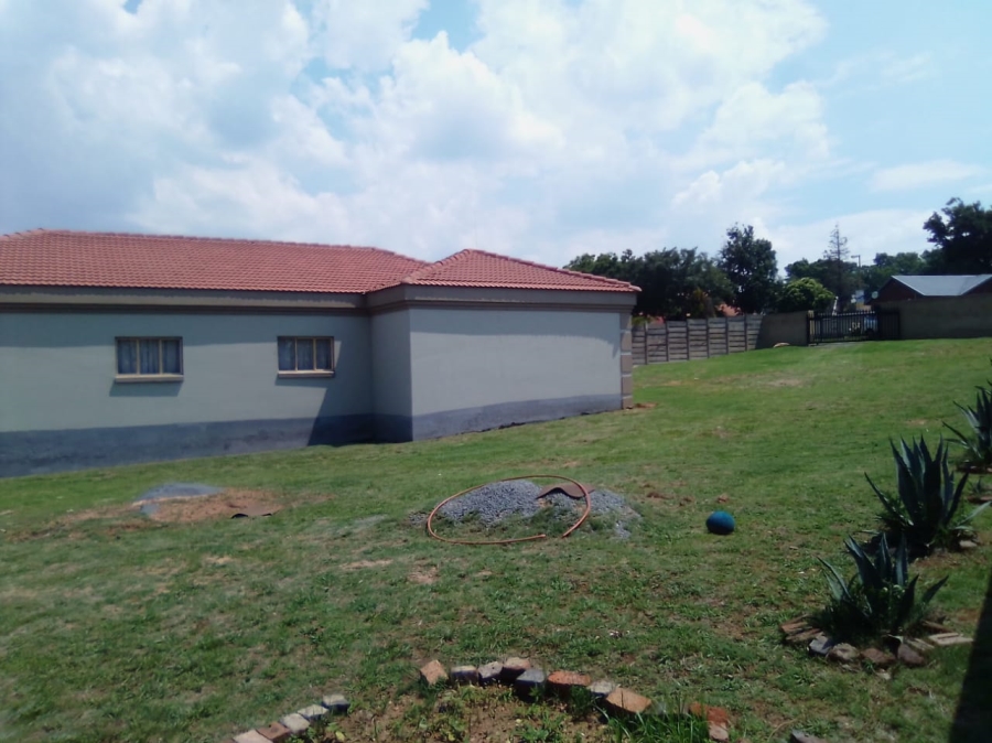  Bedroom Property for Sale in Elandspark Gauteng