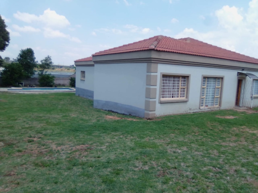  Bedroom Property for Sale in Elandspark Gauteng