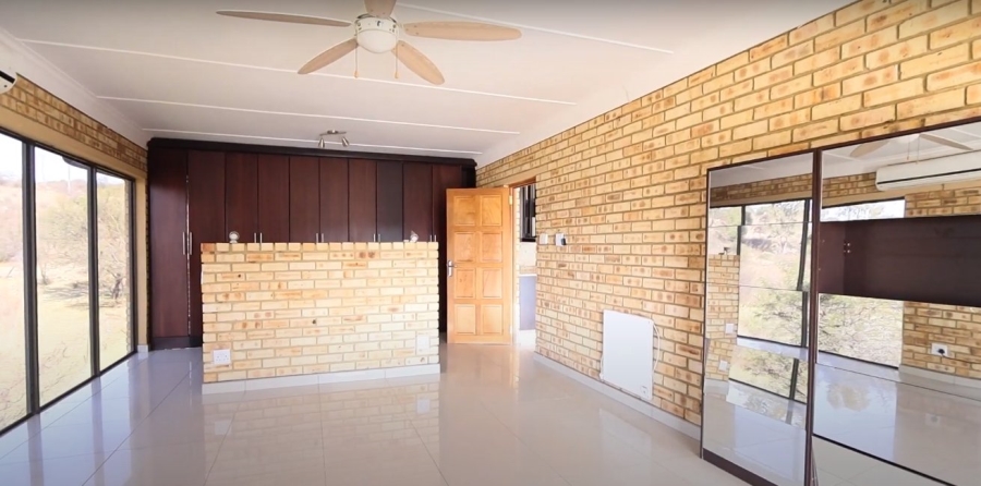 4 Bedroom Property for Sale in Vaaloewer Gauteng