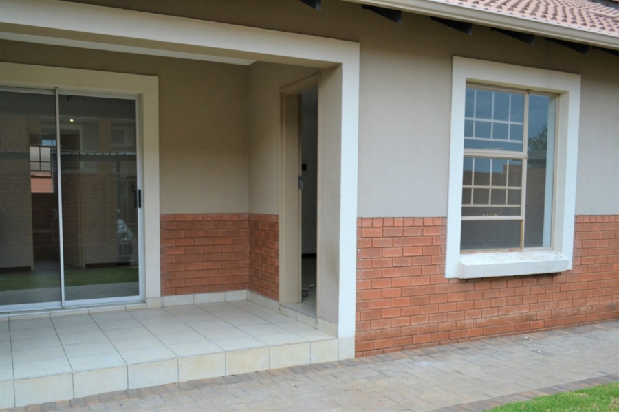 To Let 3 Bedroom Property for Rent in Stone Ridge Gauteng