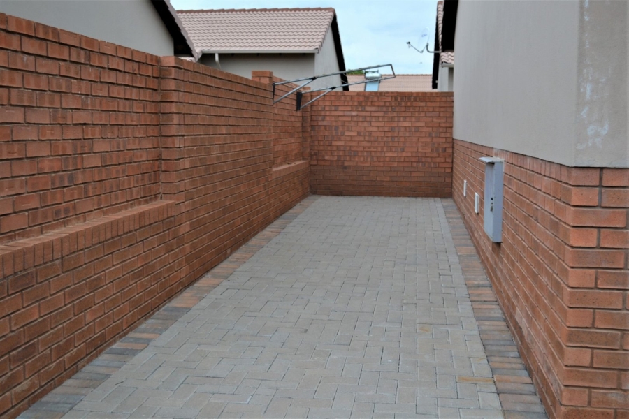 To Let 3 Bedroom Property for Rent in Stone Ridge Gauteng