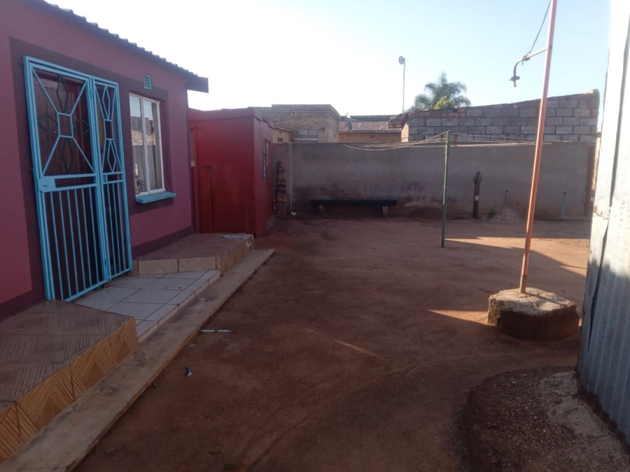 1 Bedroom Property for Sale in Etwatwa Gauteng