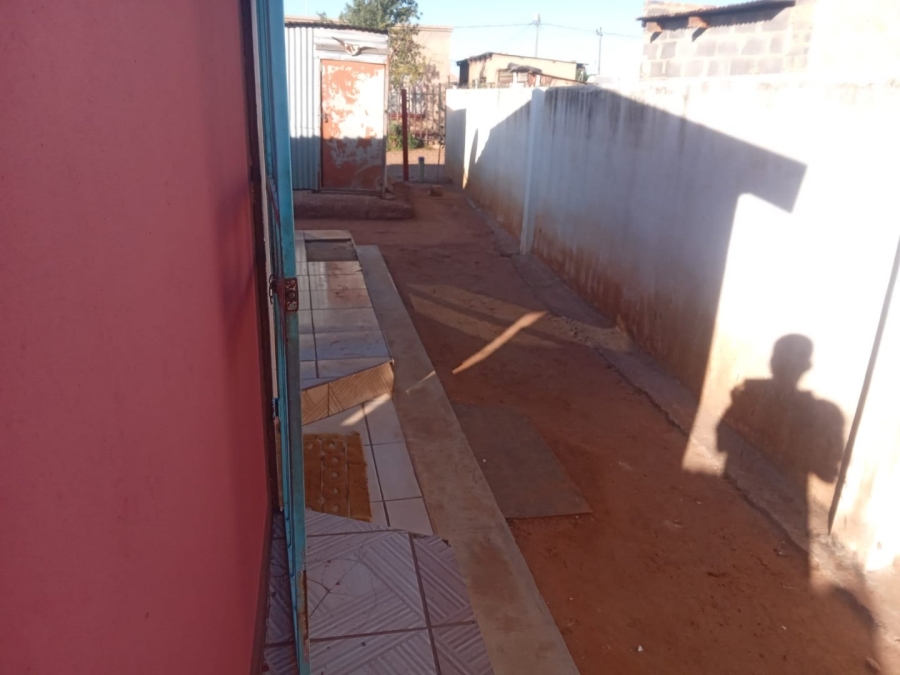 1 Bedroom Property for Sale in Etwatwa Gauteng