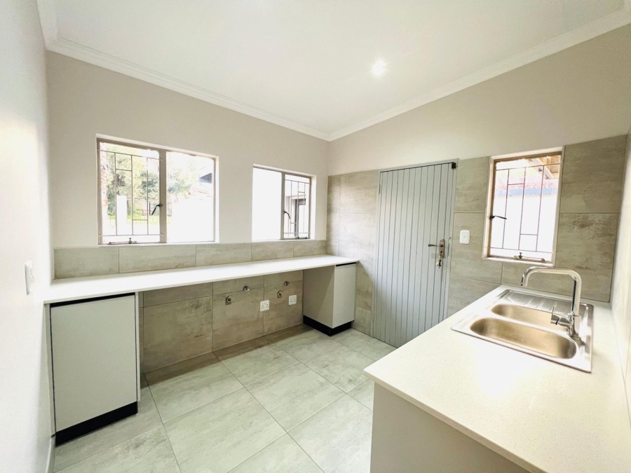 4 Bedroom Property for Sale in Garsfontein Gauteng