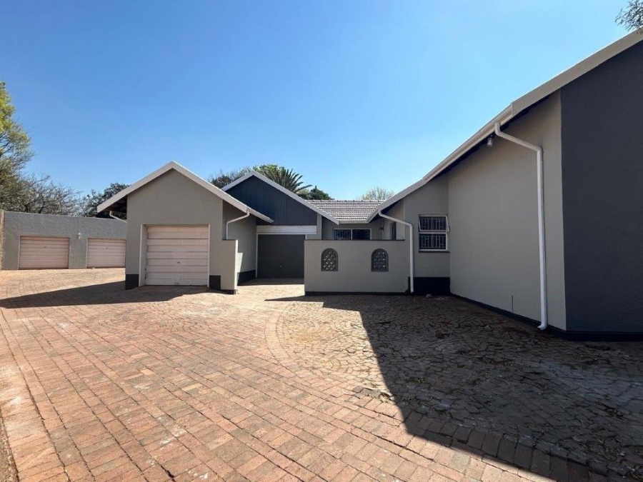 4 Bedroom Property for Sale in Aston Manor Gauteng