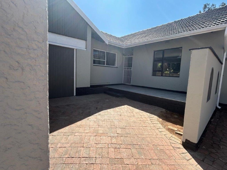 4 Bedroom Property for Sale in Aston Manor Gauteng