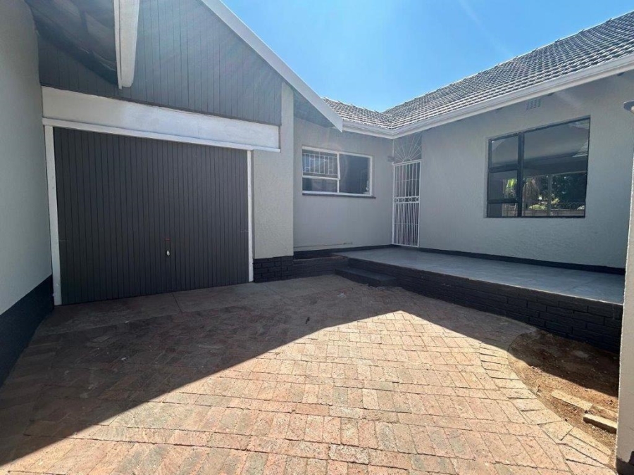 4 Bedroom Property for Sale in Aston Manor Gauteng