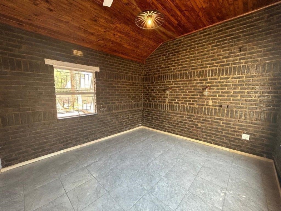 4 Bedroom Property for Sale in Aston Manor Gauteng