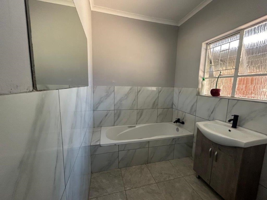 4 Bedroom Property for Sale in Aston Manor Gauteng