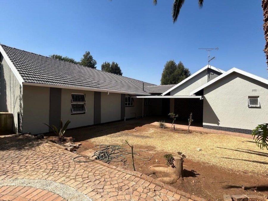 4 Bedroom Property for Sale in Aston Manor Gauteng