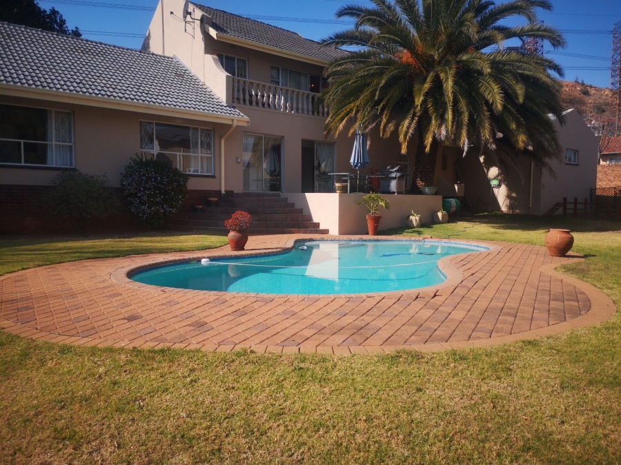 4 Bedroom Property for Sale in Sunnyrock Gauteng