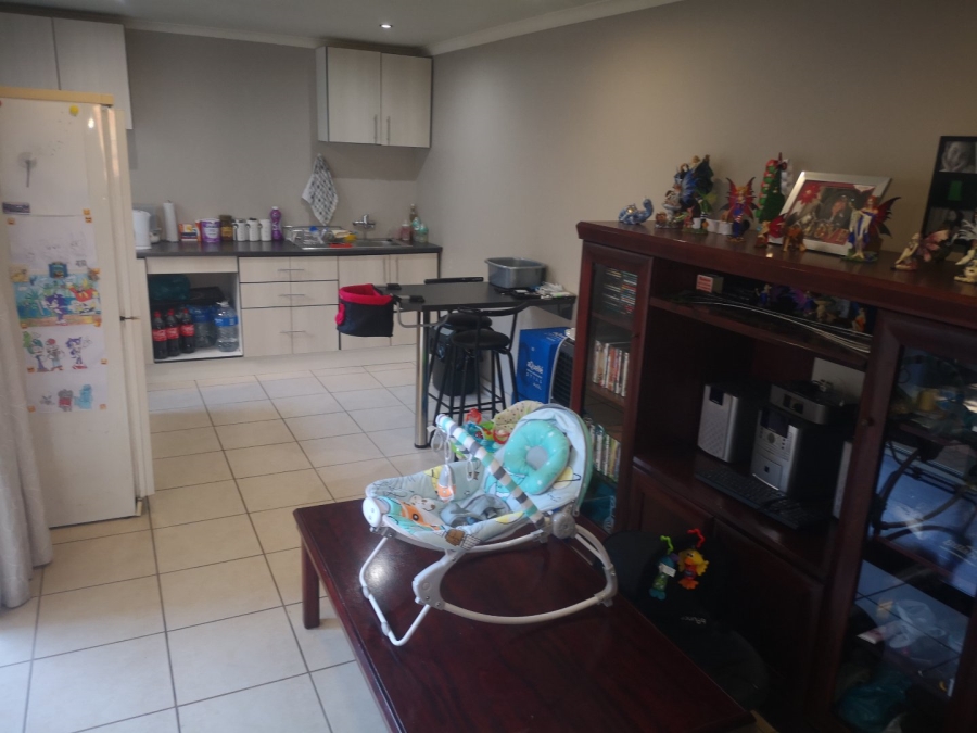 4 Bedroom Property for Sale in Sunnyrock Gauteng