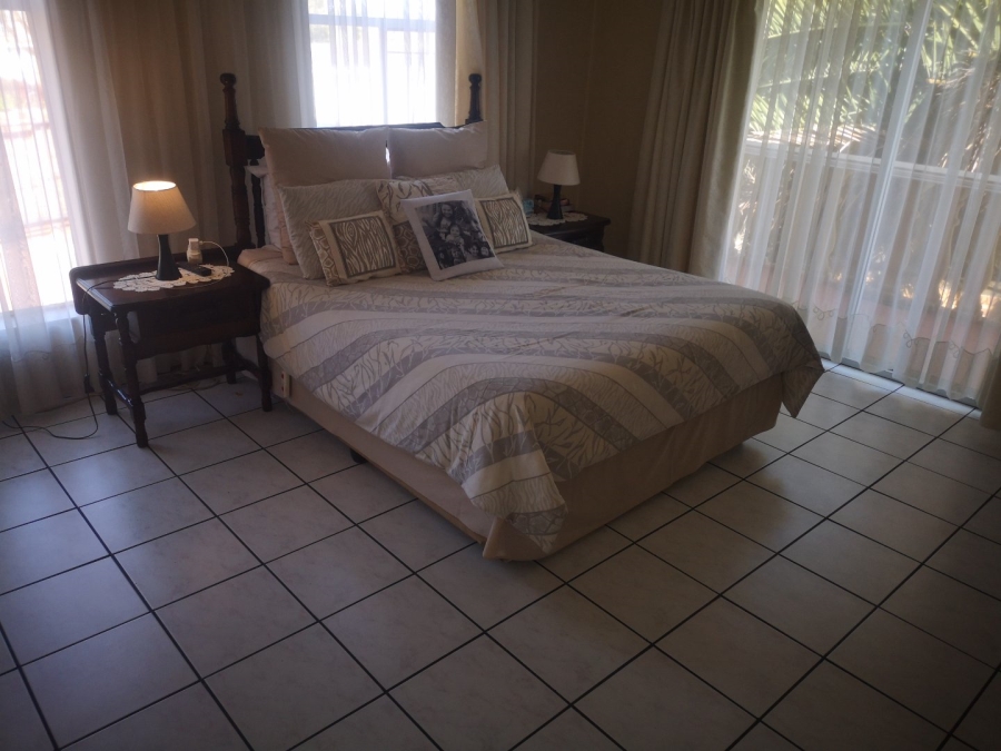 4 Bedroom Property for Sale in Sunnyrock Gauteng