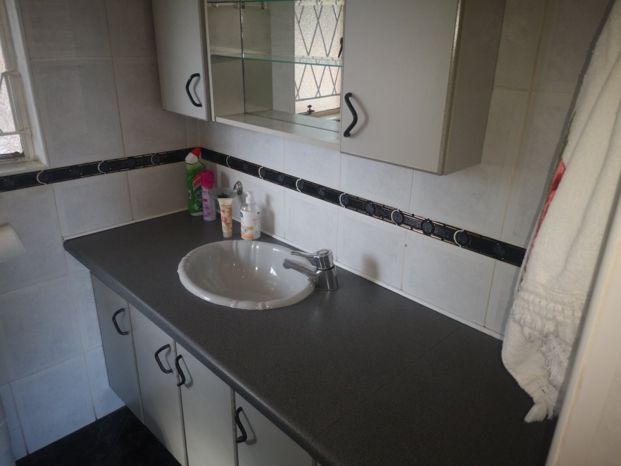 4 Bedroom Property for Sale in Sunnyrock Gauteng