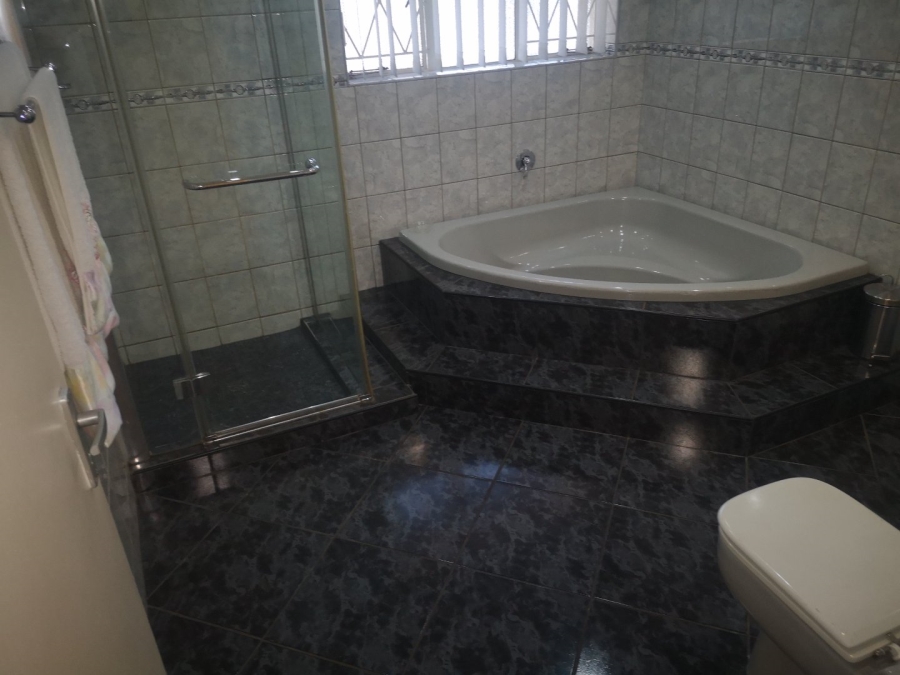 4 Bedroom Property for Sale in Sunnyrock Gauteng