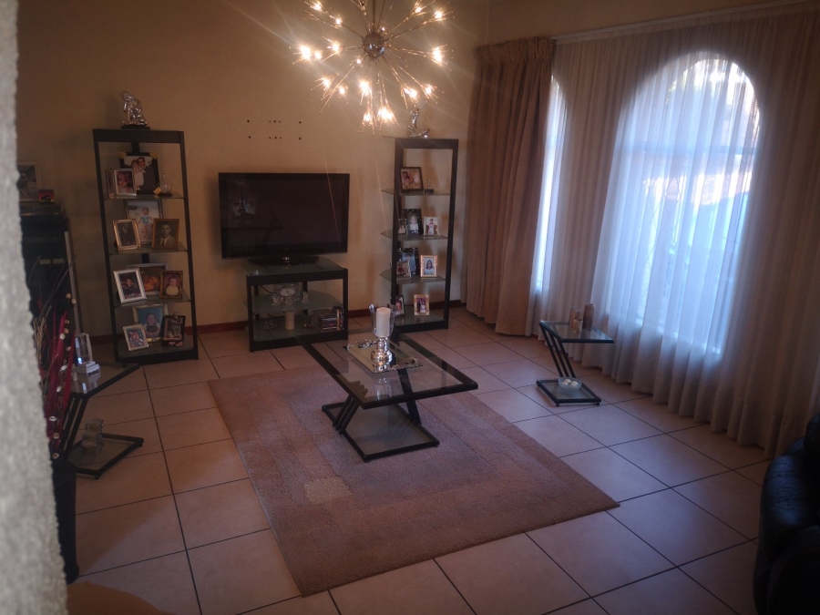 4 Bedroom Property for Sale in Sunnyrock Gauteng