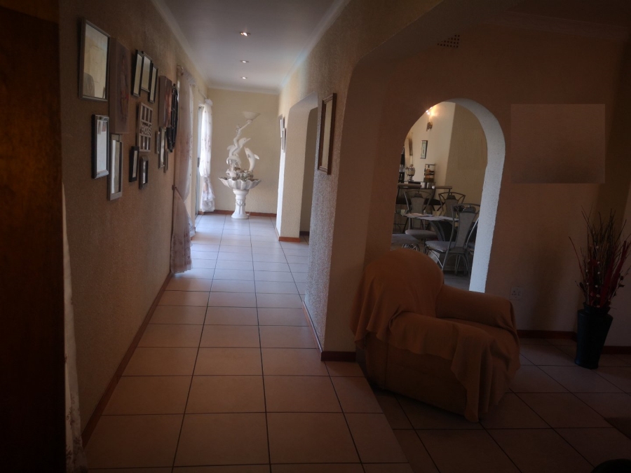 4 Bedroom Property for Sale in Sunnyrock Gauteng