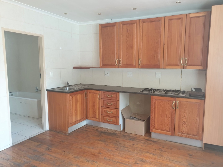 To Let 1 Bedroom Property for Rent in Orchards Gauteng