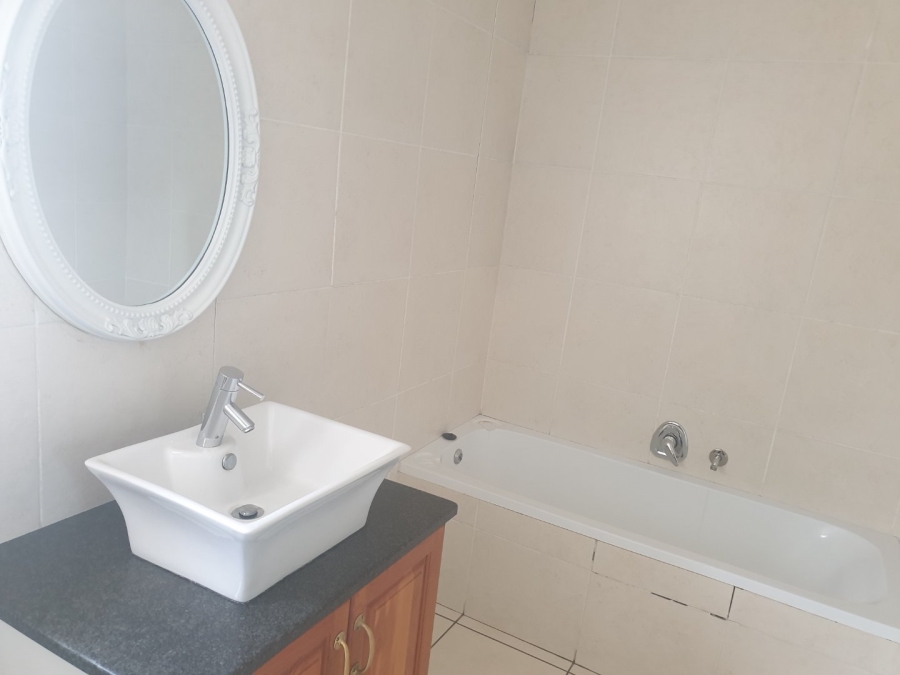 To Let 1 Bedroom Property for Rent in Orchards Gauteng