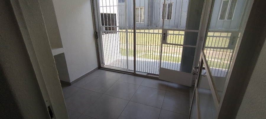 2 Bedroom Property for Sale in Mulbarton Gauteng