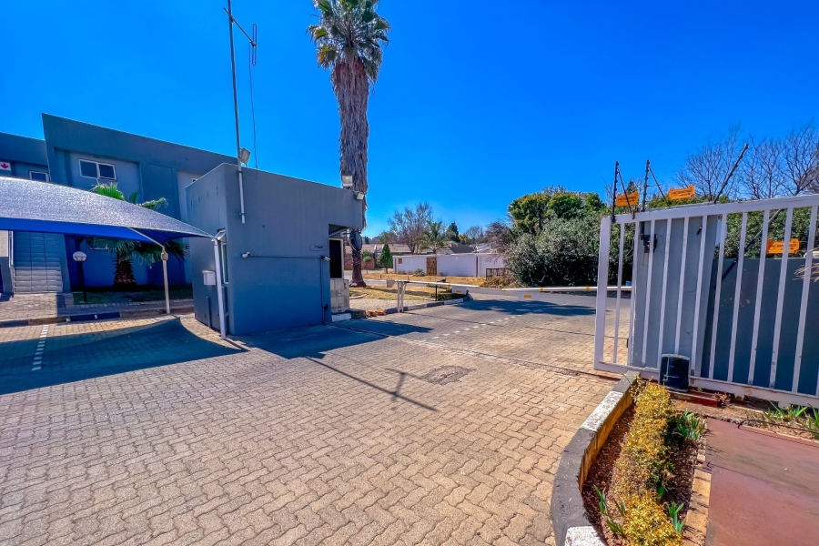 2 Bedroom Property for Sale in Mulbarton Gauteng