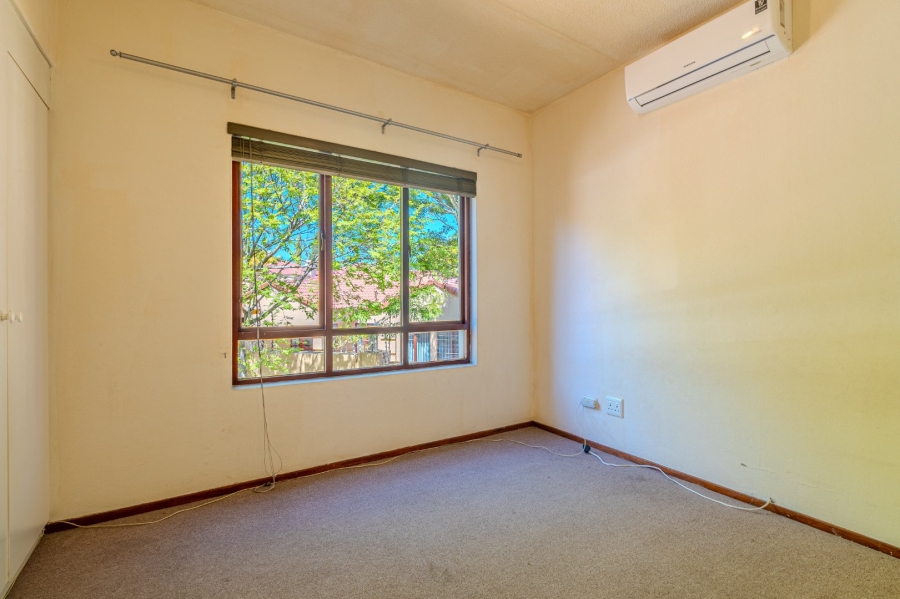 2 Bedroom Property for Sale in Sunninghill Gauteng