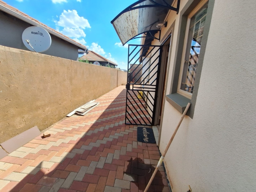 To Let 3 Bedroom Property for Rent in Mahube Valley Gauteng