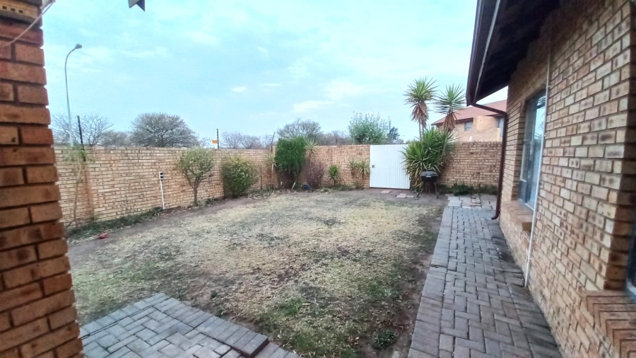 2 Bedroom Property for Sale in Riversdale Gauteng