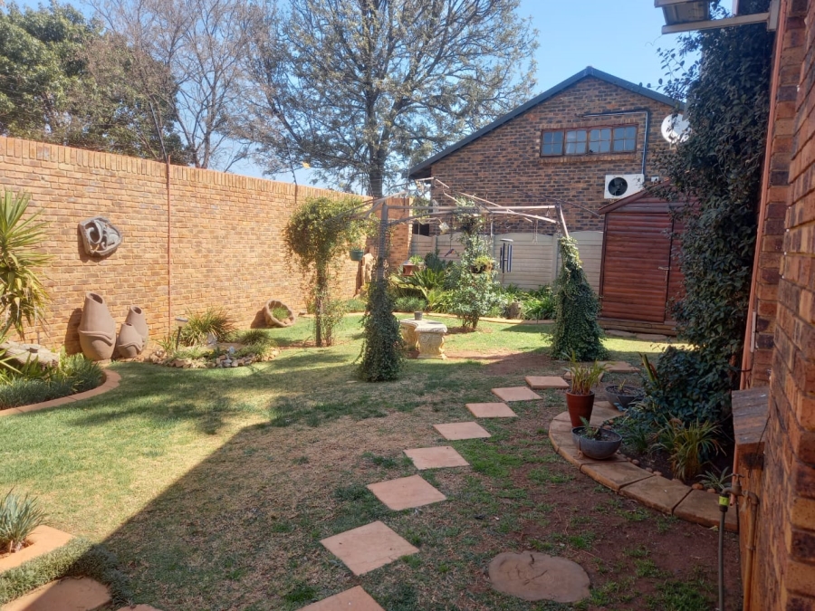 3 Bedroom Property for Sale in Sunward Park Gauteng