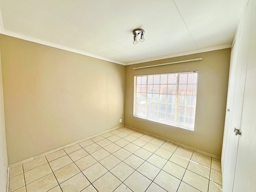 2 Bedroom Property for Sale in Amberfield Gauteng