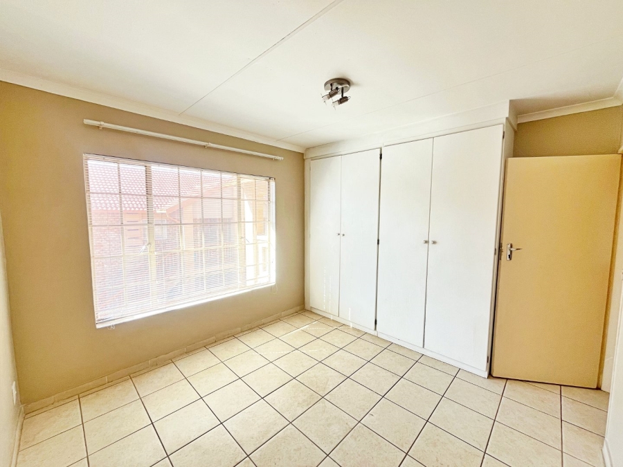 2 Bedroom Property for Sale in Amberfield Gauteng