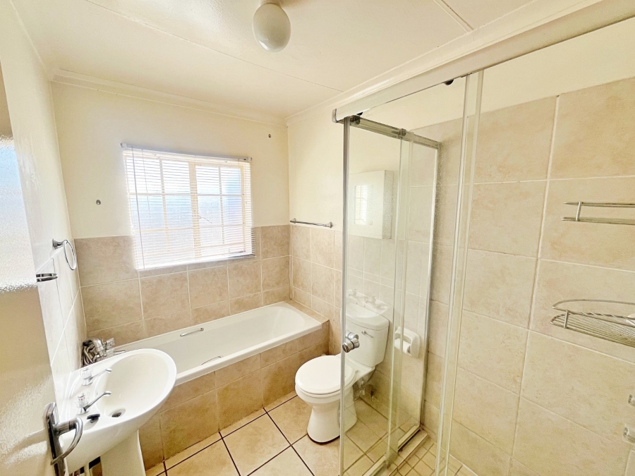 2 Bedroom Property for Sale in Amberfield Gauteng