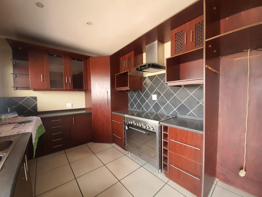 4 Bedroom Property for Sale in Discovery Gauteng