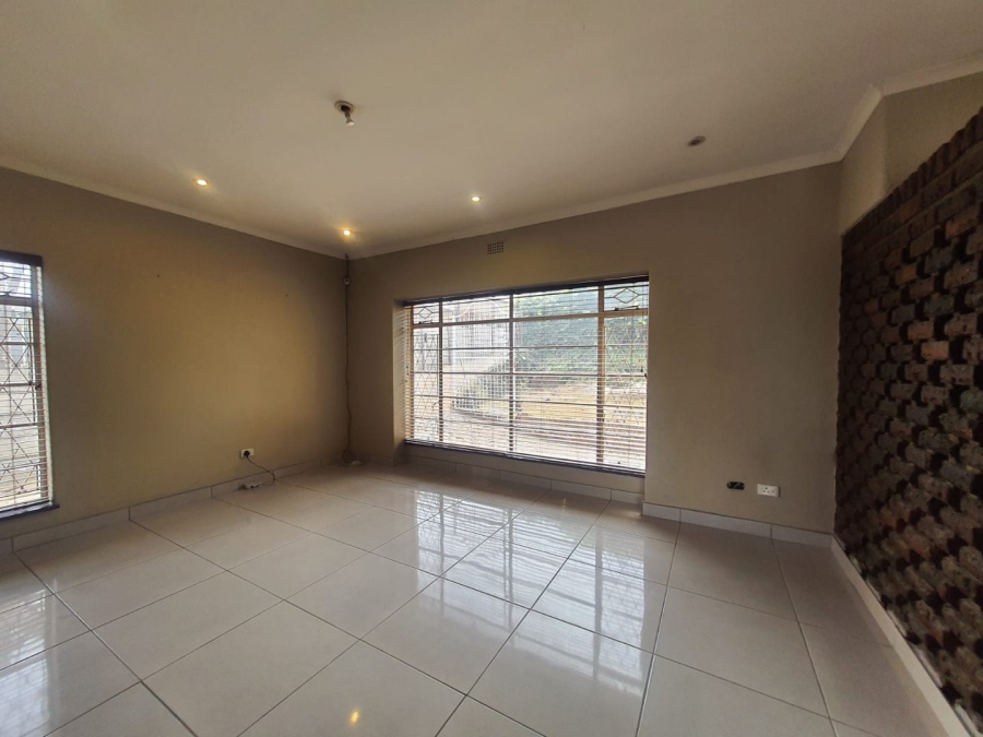 4 Bedroom Property for Sale in Discovery Gauteng